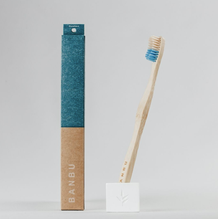 Ergonomický bambusový zubní kartáček s tvrdými štětinami z nylonu (HARD)